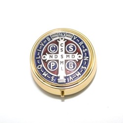 Rozenkransdoos - Gouden pyxide met het kruis van St. Benedictus, 6 cm in diameter