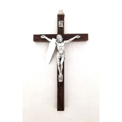 Crucifix en bois de noyer avec Christ argenté. 13 cm