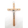 Crucifix en bois de hêtre avec boite. 13 cm