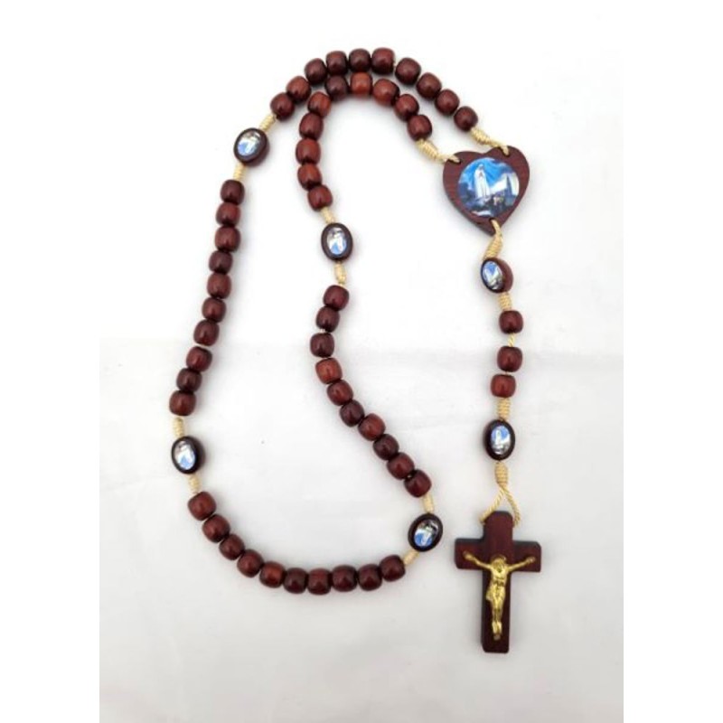 Chapelet de Fatima en bois marron sur corde