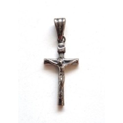 Pendentif croix avec Christ en argent. 15/30mm