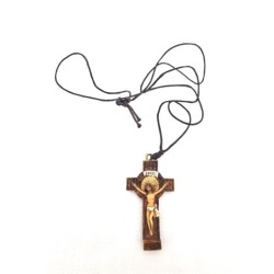 Pendentif croix avec cordon