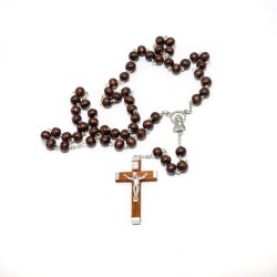 Chapelet en bois avec croix en bois. disponible en noir. brun ou naturel