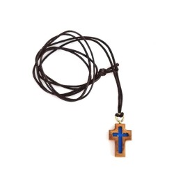 Cordon avec pendentif croix bleue claire en bois d'olivier 