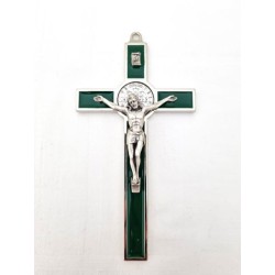 Croix de Saint Benoît en métal argenté avec couche d'émail vert. 13.5 cm