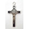 Croix de Saint Benoît en métal argenté émaillée 8/4 cm