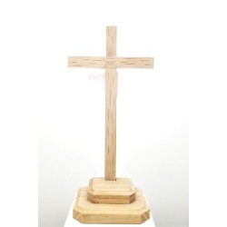 Croix en bois avec base. 16.5 cm