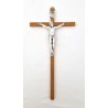 Crucifix en bois avec corps du Christ en métal. 25 cm