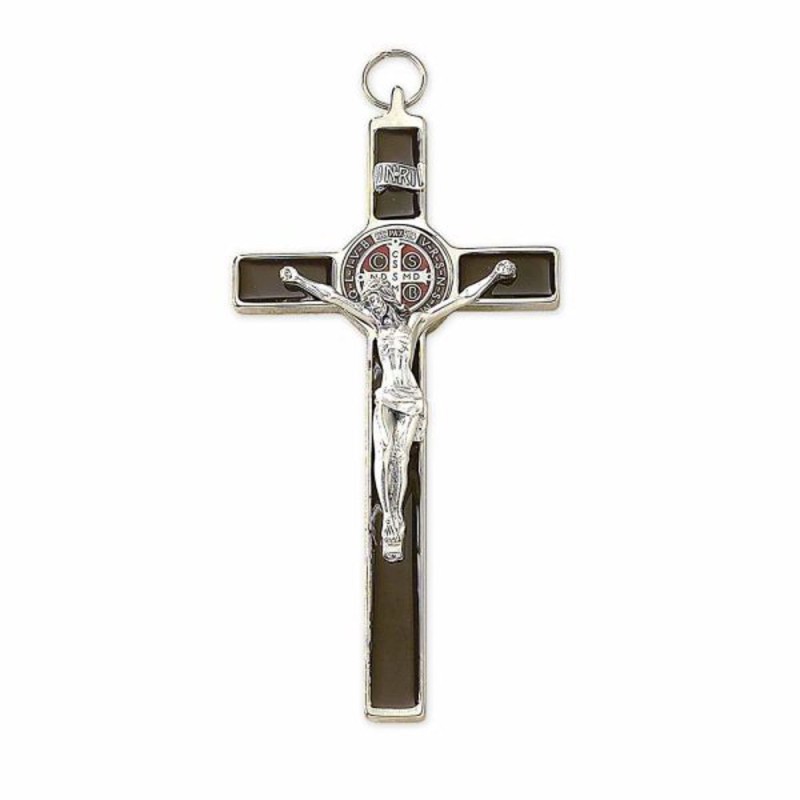 Croix de Saint Benoit en métal avec émail. 20 cm