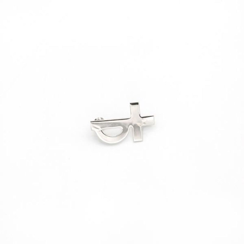 Epingle avec croix diaconale en argent. 23 mm