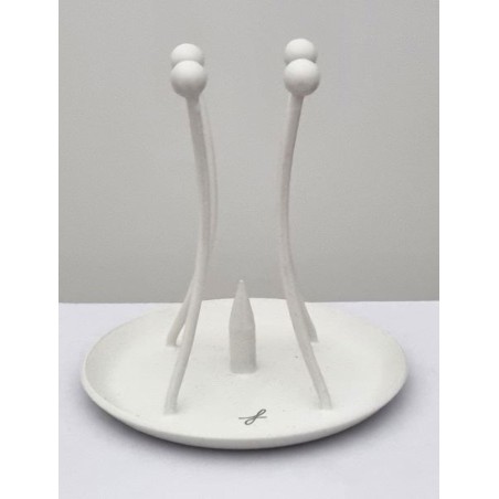Een moderne witte bloemloze. tien centimeter hoog. 10 cm in diameter