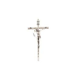 Crucifix en métal argenté. 11 cm