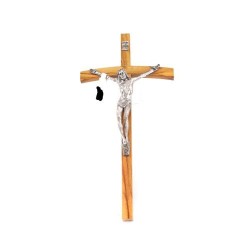 Crucifix en bois avec Christ argenté