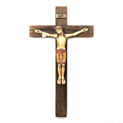 Houten kruisbeeld met kleurrijke Christus.75/42 cm