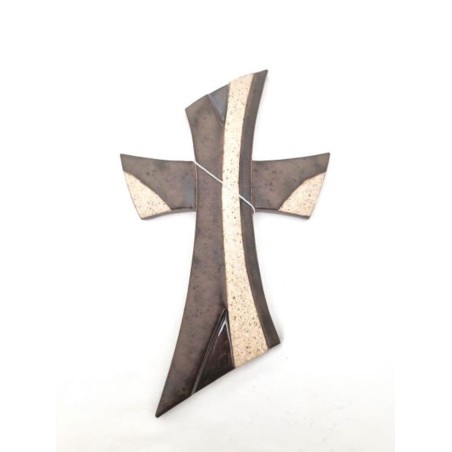 Croix artisanale en céramique brune. 23 cm