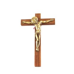 Houten kruisbeeld met Christus in goud