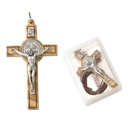 Crucifix St. Benoit  7.5cm bois olivier corp argenté