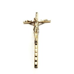 Crucifix martelé métal doré 11x5.5cm