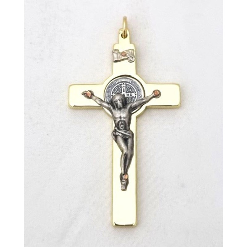 Croix en métal chromé et doré poli. 6/3 cm