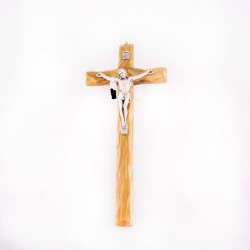 Crucifix en bois d'olivier avec Christ argenté. 20 cm