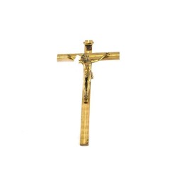 Crucifix en métal doré. 15 cm