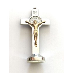 Crucifix métal argenté sur base adhésive St. Benoit corp doré 8x4.5cm