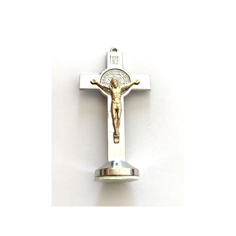 Crucifix métal argenté sur base adhésive St. Benoit corp doré 8x4.5cm