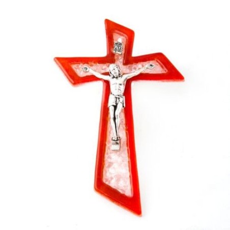 Een rood-wit glas kruis met een zilveren Christus. 16 cm