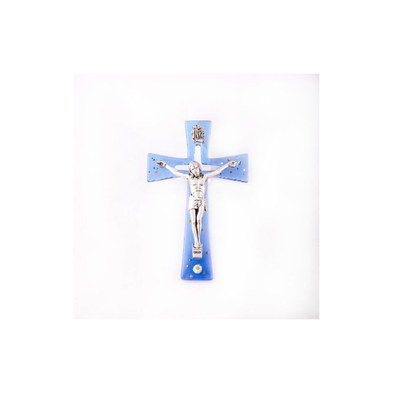 Een kruis van blauw Murano glas met kleurrijke vlekken en een zilveren Christus. 10 cm