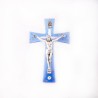 Een kruis van blauw Murano glas met kleurrijke vlekken en een zilveren Christus. 10 cm
