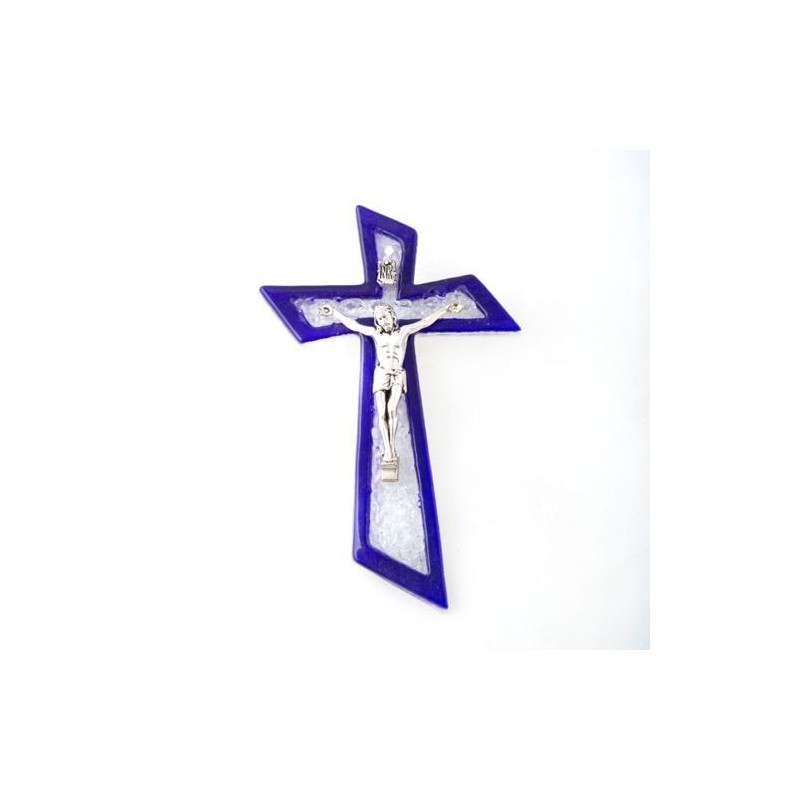 Croix en verre bleu et blanc avec Christ argenté. 16 cm