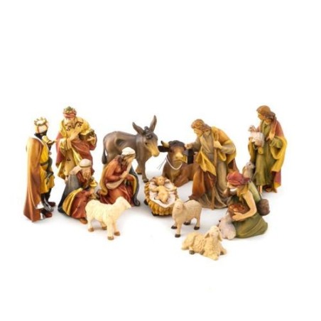 Crèche composée de 13 pièces en bois. 12 cm