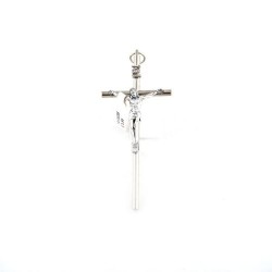 Crucifix en métal argenté. 10 cm