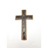 Croix en métal avec bords dorés fabriquée à la main en Haïti. 12/20 cm