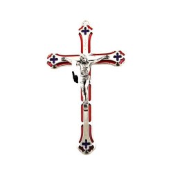 Crucifix en métal argenté avec décorations en émail rouge. 13 cm
