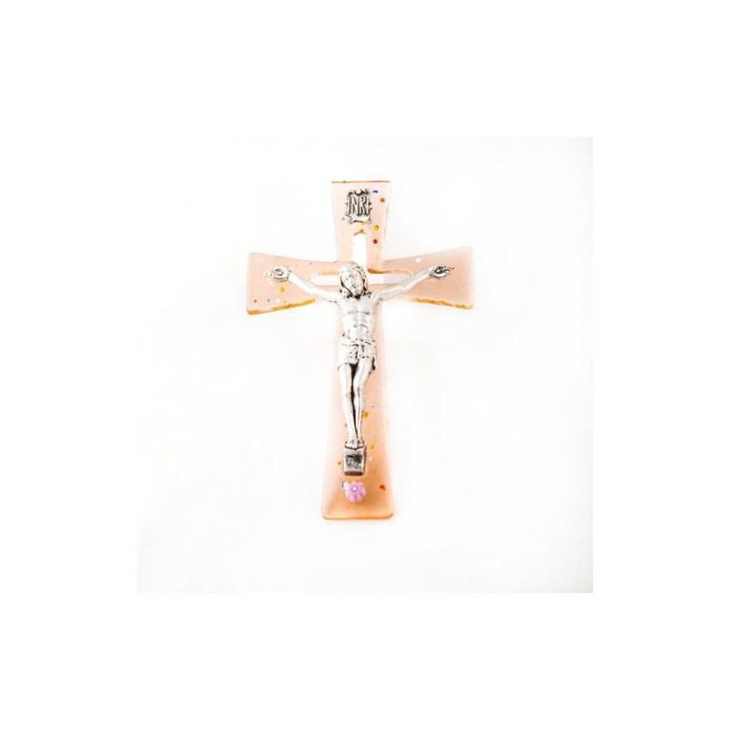 Croix en verre murano rose avec des taches colorées et Christ argenté. 10 cm