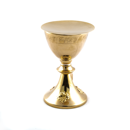 Calice et patène dorés. 20 cm