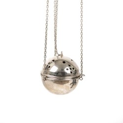 Encensoir en métal argenté. 11 cm de diamètre