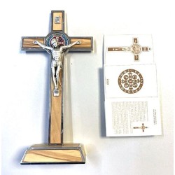 St. Benedictus kruis met een metalen basis. 20 cm