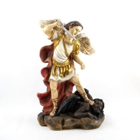 Statue de Saint Michel en résine. 30 cm