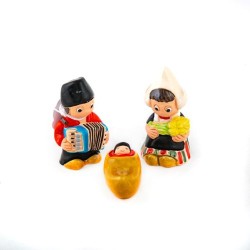 Kerststal van keramiek - Holland bestaande uit 3 stukken 8 cm