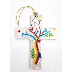 Croix nacrée avec colombe. Arbre et cœurs