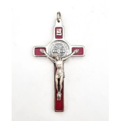 St. Benedictus-kruis van metaal met een laag emaille. een kwart centimeter. verkrijgbaar in verschillende kleuren
