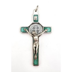 St. Benedictus-kruis van metaal met een laag emaille. een kwart centimeter. verkrijgbaar in verschillende kleuren