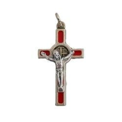 Pendentif croix de Saint Benoit en métal et émail. 4 cm