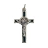 Pendentif croix de Saint Benoit en métal et émail. 4 cm