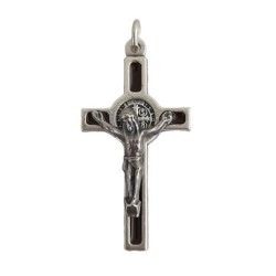 Kruishanger van Sint Benedictus van metaal en emalje. 4 cm