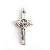 Kruishanger van Sint Benedictus van metaal en emalje. 4 cm