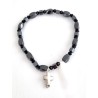 Zwarte elastische armband met kruis 
