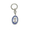 Een sleutelhanger van St. Christopher, van geoxideerd metaal en glazuur. 3,8 cm